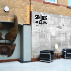  Hostal Singer109 Hostel, &